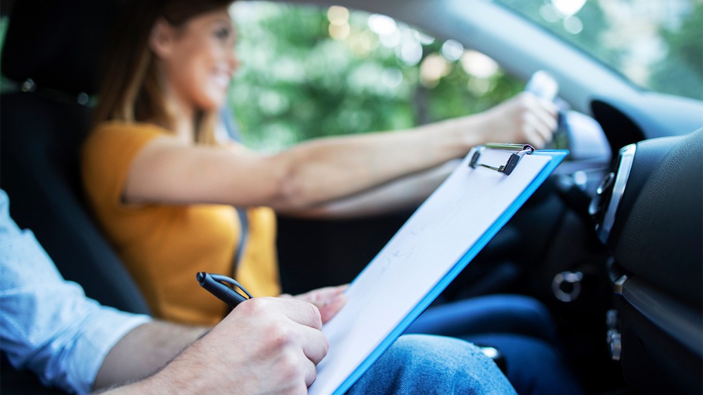 Plateforme de révision pour le code de la route et le permis de conduire